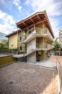 Apartment mit Balkon und Terrasse in der Unterkunft Hotel Schenatti in Sondrio