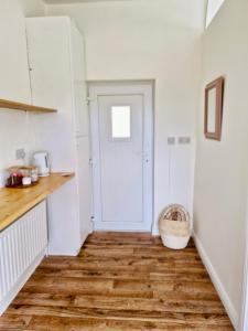 Kuchyň nebo kuchyňský kout v ubytování Enniscrone Apartment