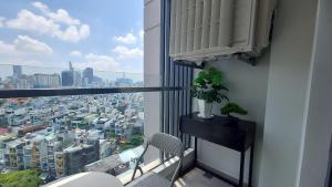 Balkón nebo terasa v ubytování Vinh Hoi Apartments - Luxury Apartment Furnished Suites