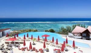 Vue sur la piscine de l'établissement Akoya Hotel & Spa ou sur une piscine à proximité