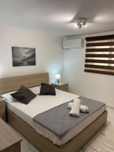 Кровать или кровати в номере R2 Double Room Msida, in share flat