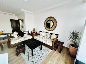 Coin salon dans l'établissement Beldi Chic vue Mer - Taghazout