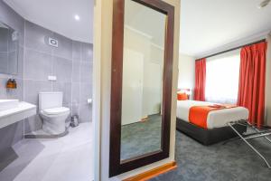 Koupelna v ubytování Cresta Botsalo Hotel