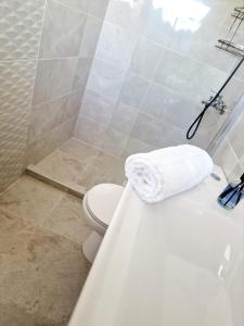 Ένα μπάνιο στο Vitus Apartments in Caesar Resort & Spa