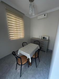 Dapur atau dapur kecil di Guest House Leonardo