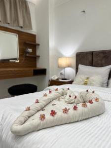 Letto o letti in una camera di Ideal studio in villa 255 panafig 11 private villa in 5th settelment in New Cairo