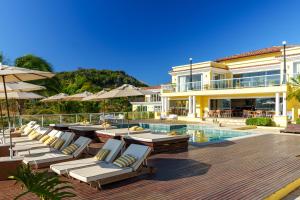 Bazén v ubytování Uni Boutique Hotel & Spa nebo v jeho okolí