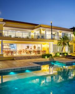 Bazén v ubytování Uni Boutique Hotel & Spa nebo v jeho okolí