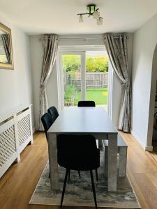 Foto sihtkohas Corby asuva majutusasutuse HouseSleeps5-Parking-Garden-PrivateEntrance galeriist