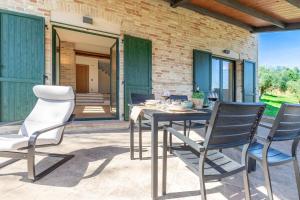 Gallery image of Italian Experience-Villa Luna in Macerata +36 photos