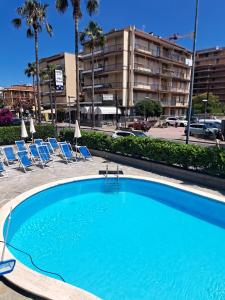 Bazén v ubytování Hotel Villa Nicole nebo v jeho okolí