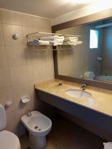 Um banheiro em Urbana Suites