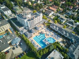 Bazén v ubytování Hotel Silver nebo v jeho okolí