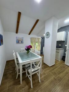 Kuchyň nebo kuchyňský kout v ubytování Villagio