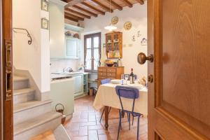 Kuchyň nebo kuchyňský kout v ubytování Italian Experience-Il Borgo Apartment