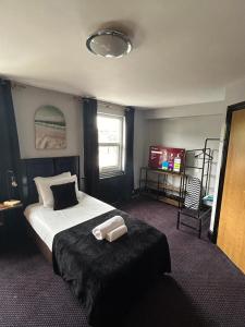 Imagen de la galería de Bay view rooms at Mentone Hotel, en Weston-super-Mare 117 fotos más