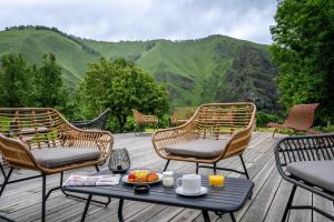 Ein allgemeiner Bergblick oder ein Berglick von des Hotels aus