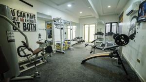 Líkamsræktarstöð og/eða líkamsræktaraðstaða á 1Bed - Balcony - Pool - Gym - Spa