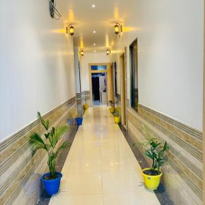 Fotografie z fotogalerie ubytování Hotel Ramay Palace 400 Meter from Ram Mandir Ayodhya v destinaci Ayodhya