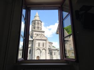 Fotografie z fotogalerie ubytování Hôtel restaurant Notre Dame v destinaci Orcival
