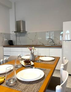 Kuchyň nebo kuchyňský kout v ubytování Tilemaxos Apartment