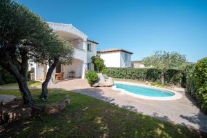 Swimmingpoolen hos eller tæt på Villa Olive by Klodge