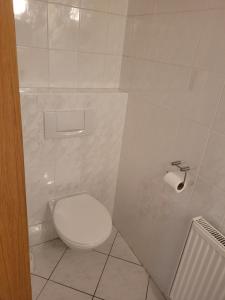 Kúpeľňa v ubytovaní PENSION KUBU Apartment 3 samostatný byt s kuchyní