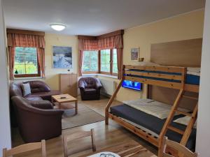 Posedenie v ubytovaní PENSION KUBU Apartment 3 samostatný byt s kuchyní