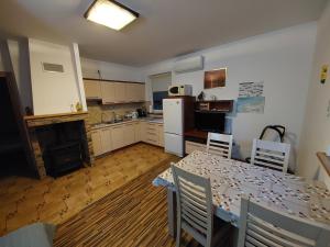 Η κουζίνα ή μικρή κουζίνα στο domek Drewniany na wiejskiej +28 φωτογραφίες