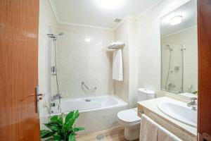 Ένα μπάνιο στο Playas de Liencres - Hotel & Apartamentos