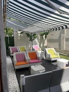 Posezení v ubytování Hotel Falkor + 28 fotografií
