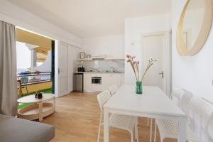Gallery image of Coastal Bliss Apartments in Glyfada