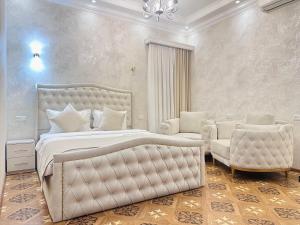 Posezení v ubytování Royal Renaissance Hotel