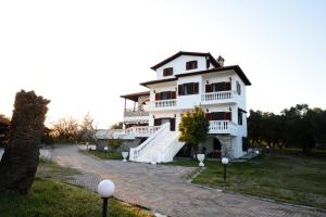 Budova, kde se vila nachází