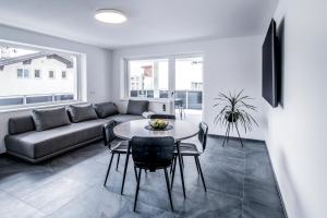 Χώρος καθιστικού στο Apartmenthouse STERN