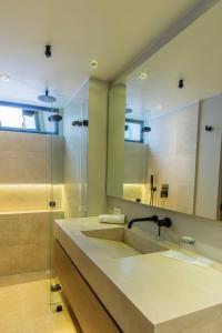 Nodo Hotel的一间浴室