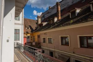 Το κτήριο όπου στεγάζεται  το διαμέρισμα