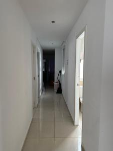 Fotografie z fotogalerie ubytování Modern and Bright 5 Bedroom Apartment Del Prado v destinaci Gandía