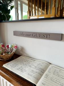 Фотография из галереи Malahide Guest Rooms в городе Малахайд