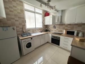 Fotografie z fotogalerie ubytování Modern and Bright 5 Bedroom Apartment Del Prado v destinaci Gandía