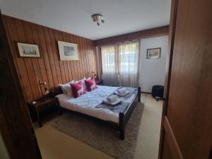 Voodi või voodid majutusasutuse LOVErbier with pool, best location! toas