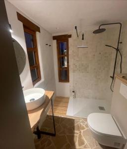 Bilik mandi di Finca El Olivar +27 gambar