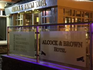 Certificato, attestato, insegna o altro documento esposto da Alcock & Brown Hotel