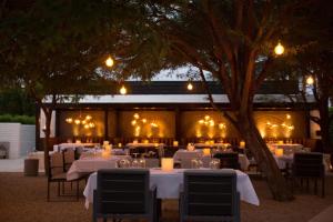 Restorāns vai citas vietas, kur ieturēt maltīti, naktsmītnē L'Horizon Resort & Spa, Hermann Bungalows