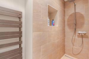 Koupelna v ubytování appartement en chalet individuel sauna piscine + 59 fotografií