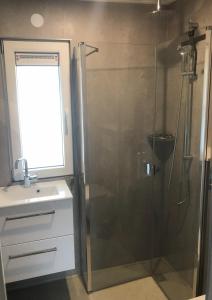 Ένα μπάνιο στο Naomi