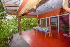 Rõdu või terrass majutusasutuses Elephant Trio Sigiriya