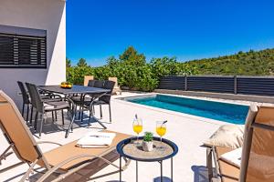 Foto dalla galleria di Villa THALIA a Tisno (Stretto) Altre 24 foto