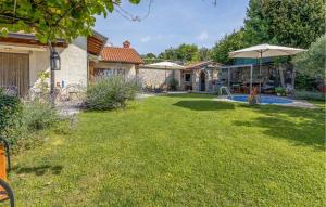 Vonkajšia záhrada v ubytovaní 2 Bedroom Nice Home In Matulji