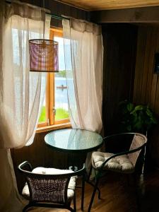 Fotografie z fotogalerie ubytování Tiny lake house v destinaci Aluksne